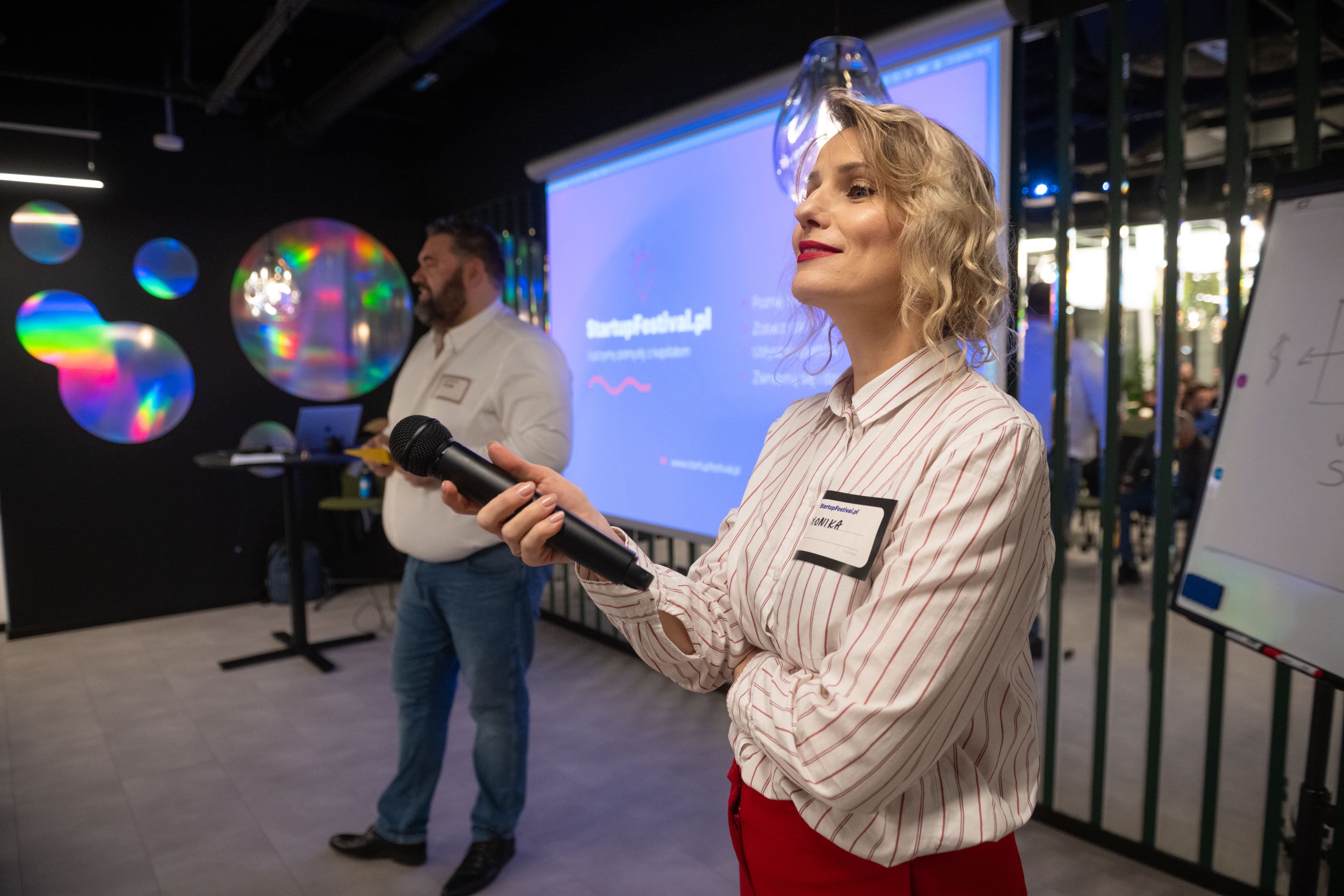 Uczestnicy podczas networkingu